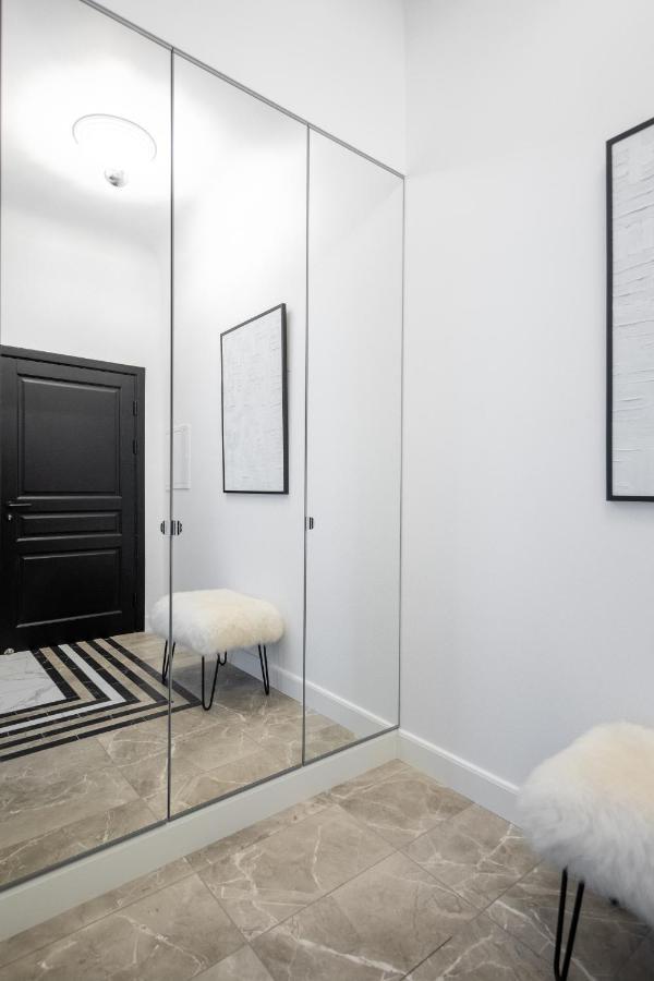 Miro Rooms French - Quiet Chic, Free Private Parking Riga Exterior foto